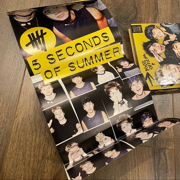 5 Seconds of Summer Hey, Lets Make A Band - Official 5sos Book - Picture 3 of 4